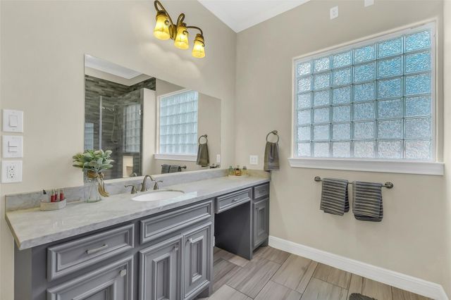 754 Holly Springs Drive, Conroe, TX 77302