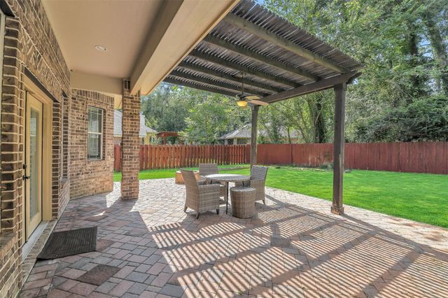 754 Holly Springs Drive, Conroe, TX 77302