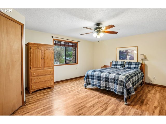 13906 Ne 7TH Way, Vancouver, WA 98684