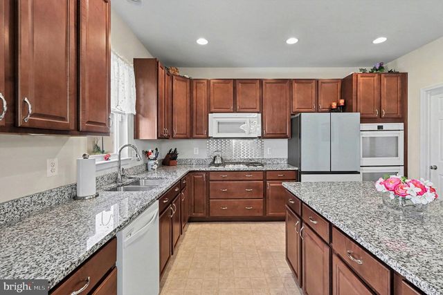 51 CHARTER GATE DR, Fredericksburg, VA 22406