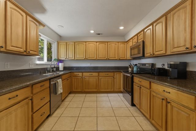 24770 Harrison St, Foresthill, CA 95631