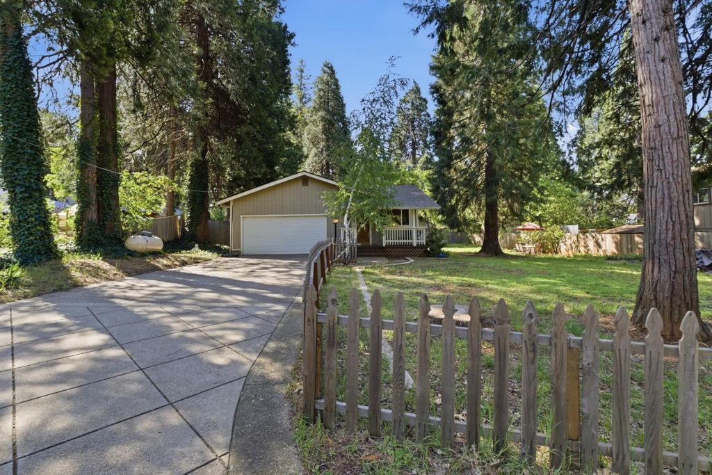 24770 Harrison St, Foresthill, CA 95631