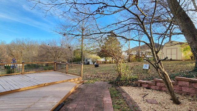 1920 W Murray Drive, Springfield, MO 65810