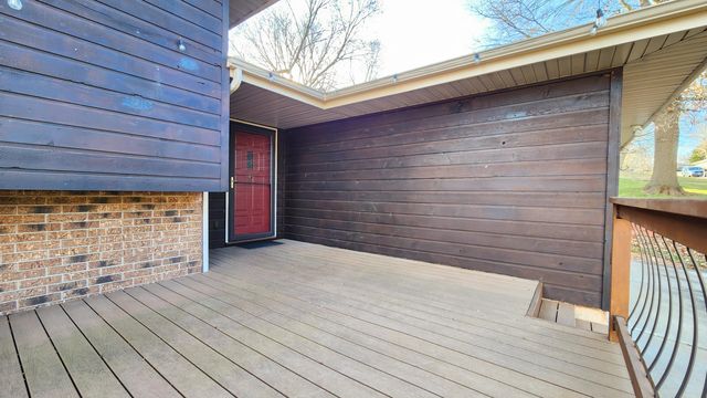 1920 W Murray Drive, Springfield, MO 65810