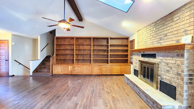 1920 W Murray Drive, Springfield, MO 65810