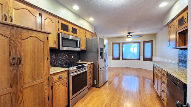 1920 W Murray Drive, Springfield, MO 65810