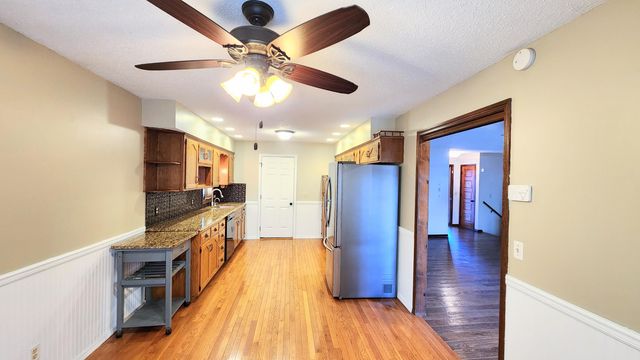 1920 W Murray Drive, Springfield, MO 65810