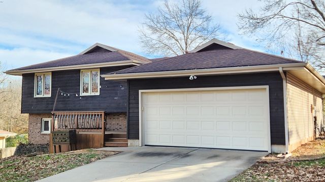 1920 W Murray Drive, Springfield, MO 65810