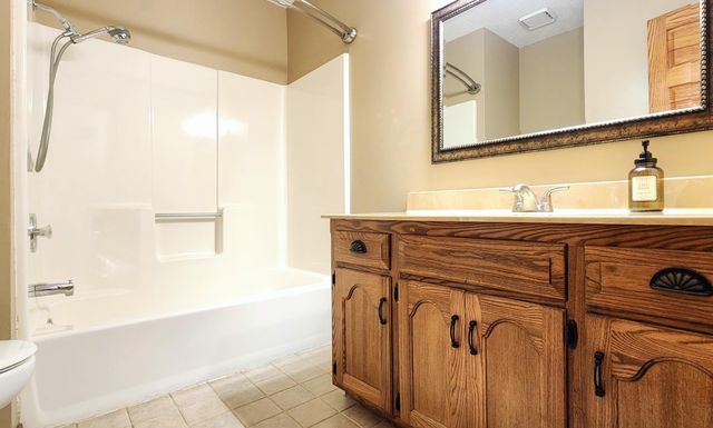 1920 W Murray Drive, Springfield, MO 65810