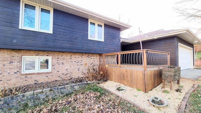 1920 W Murray Drive, Springfield, MO 65810