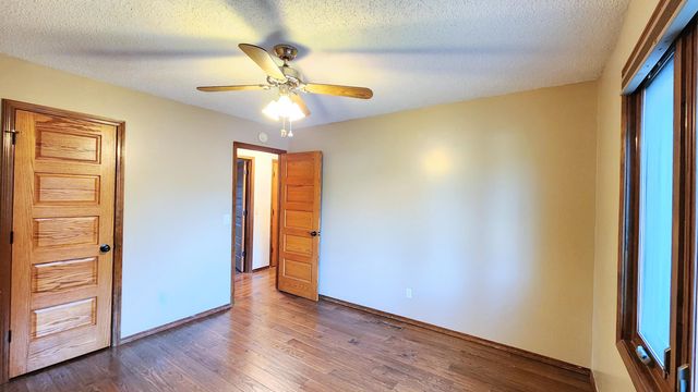 1920 W Murray Drive, Springfield, MO 65810