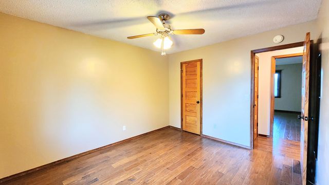 1920 W Murray Drive, Springfield, MO 65810
