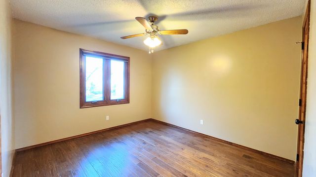 1920 W Murray Drive, Springfield, MO 65810