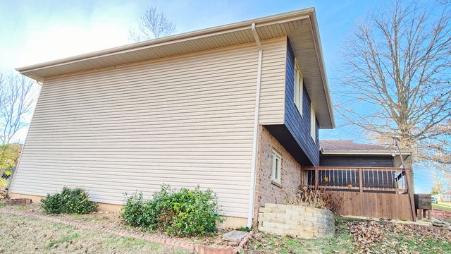 1920 W Murray Drive, Springfield, MO 65810