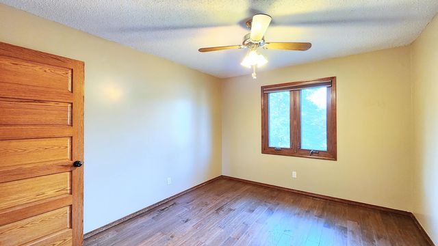 1920 W Murray Drive, Springfield, MO 65810