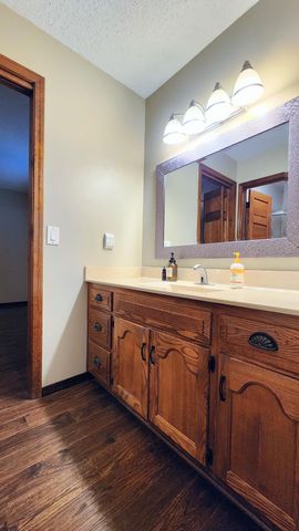 1920 W Murray Drive, Springfield, MO 65810