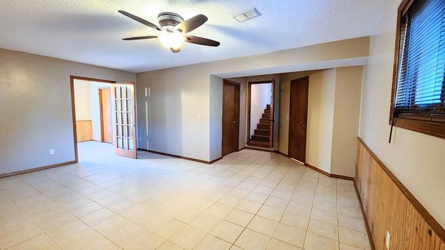 1920 W Murray Drive, Springfield, MO 65810