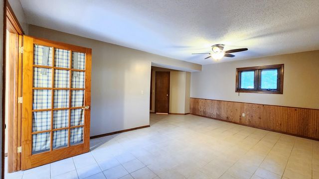 1920 W Murray Drive, Springfield, MO 65810