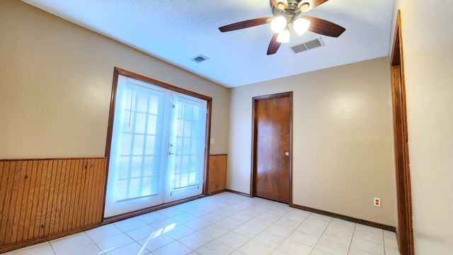 1920 W Murray Drive, Springfield, MO 65810