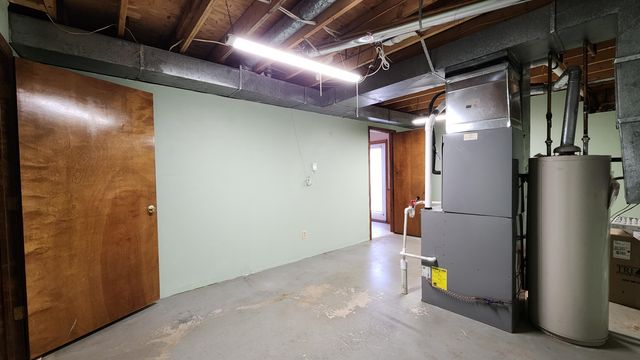 1920 W Murray Drive, Springfield, MO 65810