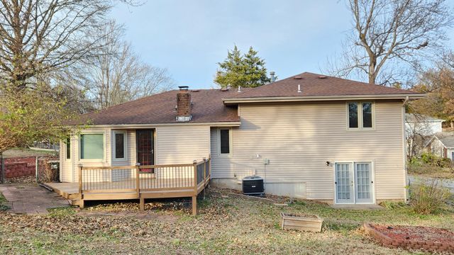 1920 W Murray Drive, Springfield, MO 65810