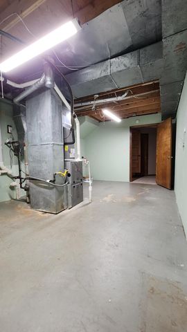 1920 W Murray Drive, Springfield, MO 65810