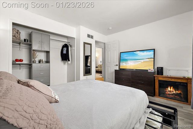 6823 Engleman, Center Line, MI 48015