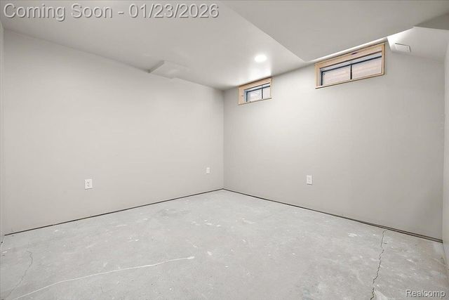 6823 Engleman, Center Line, MI 48015