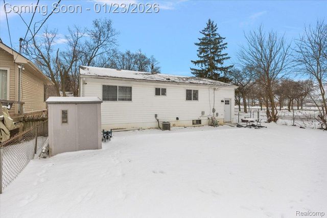 6823 Engleman, Center Line, MI 48015