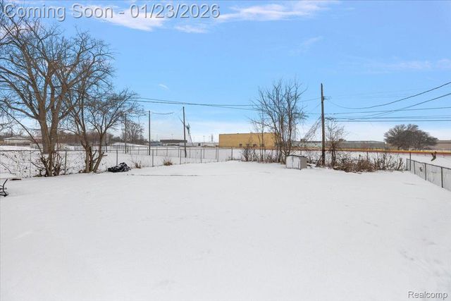 6823 Engleman, Center Line, MI 48015