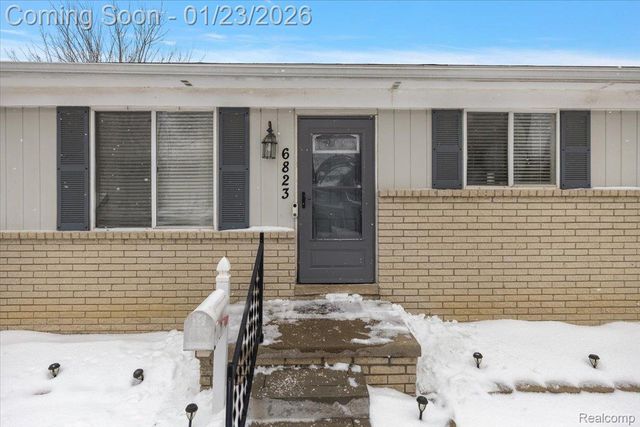 6823 Engleman, Center Line, MI 48015