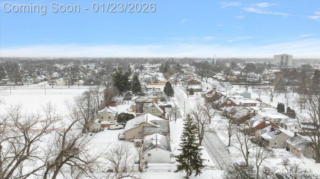 6823 Engleman, Center Line, MI 48015