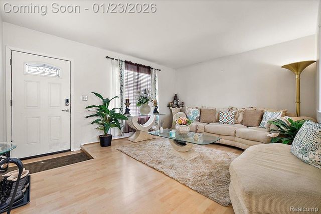 6823 Engleman, Center Line, MI 48015