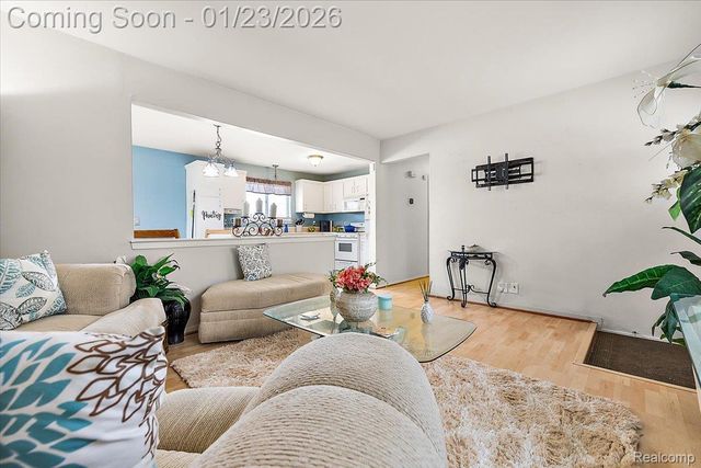 6823 Engleman, Center Line, MI 48015