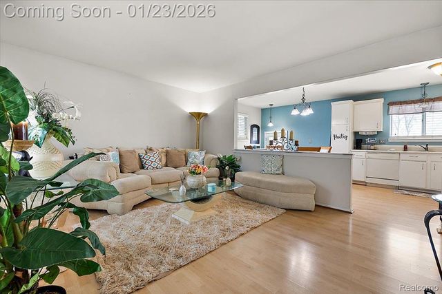 6823 Engleman, Center Line, MI 48015