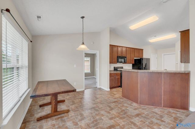 204 Shadow Cove Drive SW, Huntsville, AL 35824