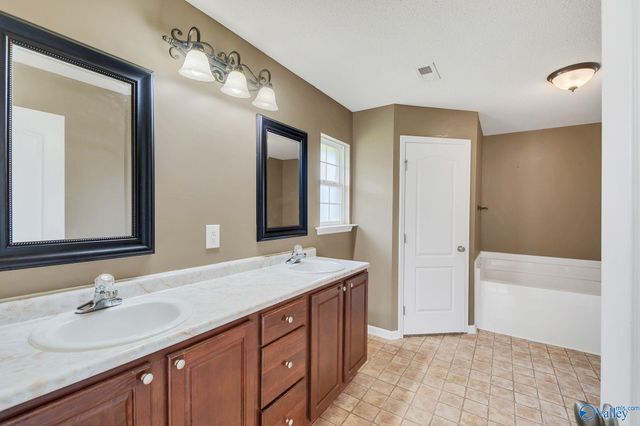 204 Shadow Cove Drive SW, Huntsville, AL 35824