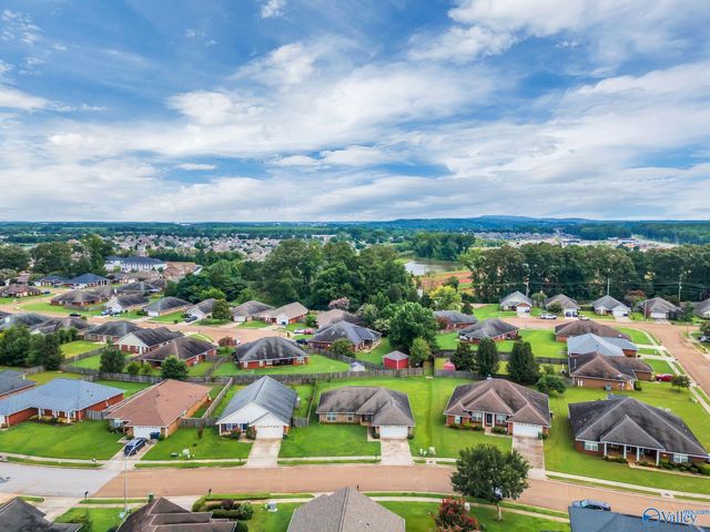 204 Shadow Cove Drive SW, Huntsville, AL 35824
