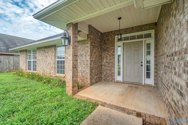 204 Shadow Cove Drive SW, Huntsville, AL 35824