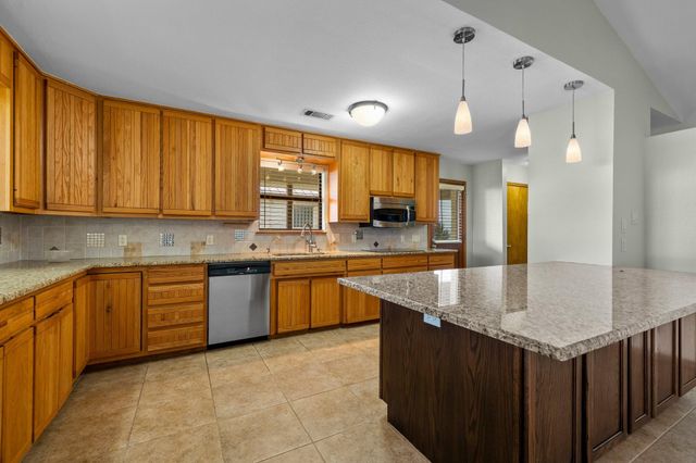 209 Senisa DR, Buchanan Dam, TX 78609