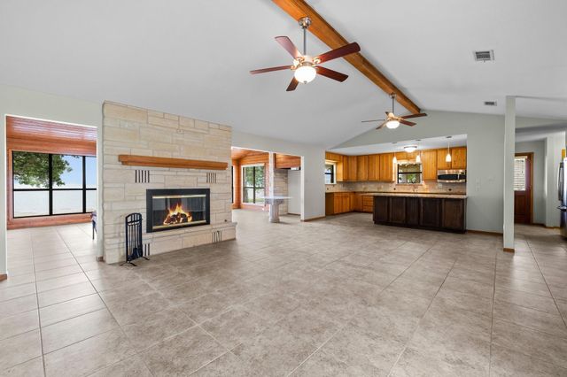 209 Senisa DR, Buchanan Dam, TX 78609