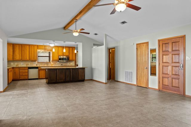 209 Senisa DR, Buchanan Dam, TX 78609