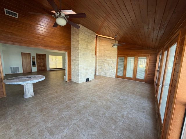 209 Senisa DR, Buchanan Dam, TX 78609