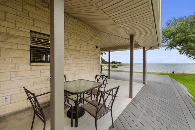 209 Senisa DR, Buchanan Dam, TX 78609