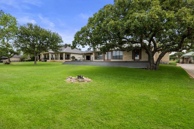 209 Senisa DR, Buchanan Dam, TX 78609