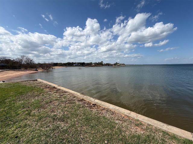 209 Senisa DR, Buchanan Dam, TX 78609