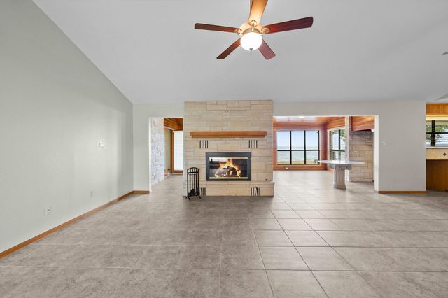 209 Senisa DR, Buchanan Dam, TX 78609