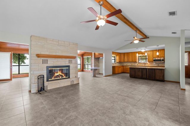 209 Senisa DR, Buchanan Dam, TX 78609