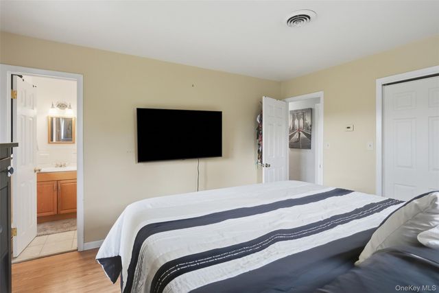 733 State Route 302, Pine Bush, NY 12566