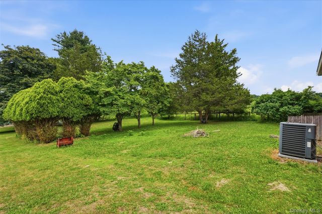 733 State Route 302, Pine Bush, NY 12566